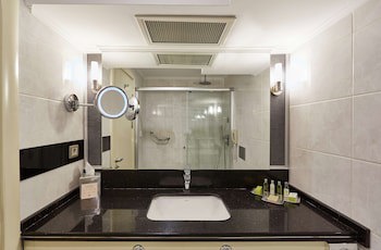 Doubletree By Hilton Hotel Izmir - Alsancak