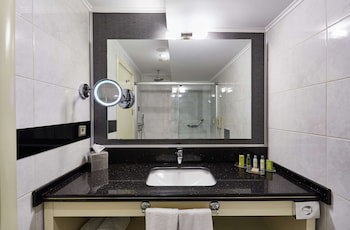 Doubletree By Hilton Hotel Izmir - Alsancak