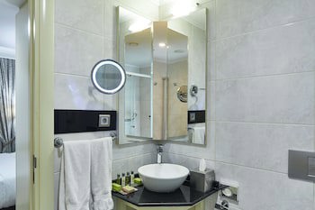 Doubletree By Hilton Hotel Izmir - Alsancak