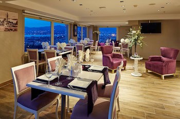 Doubletree By Hilton Hotel Izmir - Alsancak