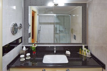 Doubletree By Hilton Hotel Izmir - Alsancak