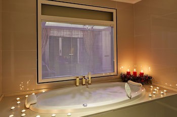 Doubletree By Hilton Hotel Izmir - Alsancak