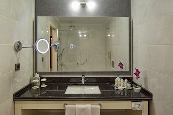 Doubletree By Hilton Hotel Izmir - Alsancak