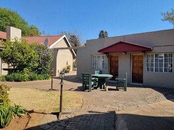 Emerald Guesthouse