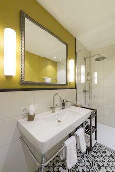 Blue City Hotel
