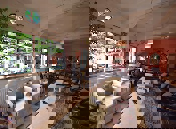 Christys Palace Hotel