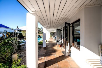 Sixteen Guest House On Main