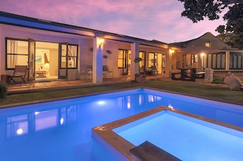 Sixteen Guest House On Main