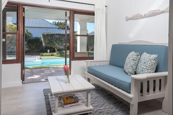 Sixteen Guest House On Main