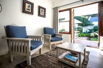 Sixteen Guest House On Main