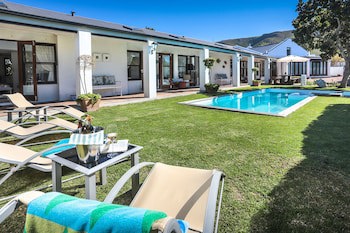 Sixteen Guest House On Main