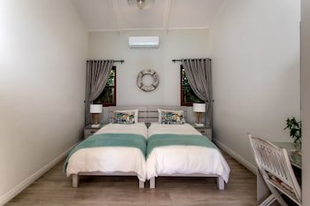 Sixteen Guest House On Main