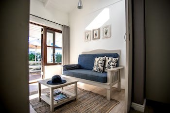 Sixteen Guest House On Main