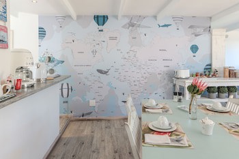 Sixteen Guest House On Main