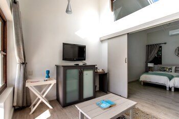 Sixteen Guest House On Main