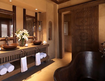 Anantara Al Sahel Villa Resort