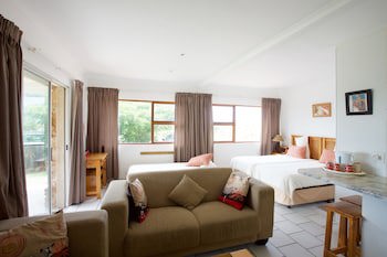 Mentors Country Estate