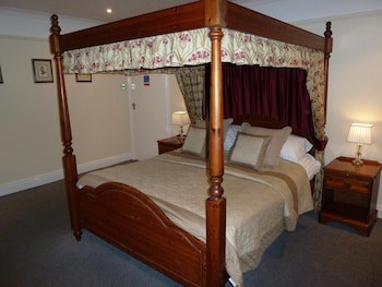 Blacksmiths Arms Inn