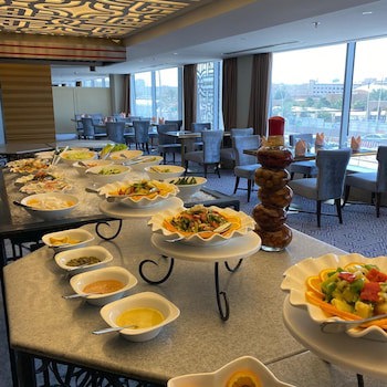 Al Mutlaq Hotel