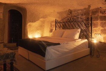 Cave Art Hotel