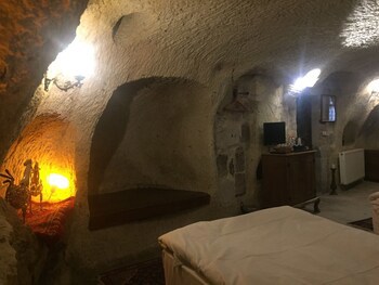 Cave Art Hotel