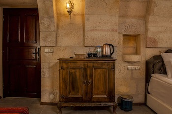 Cave Art Hotel