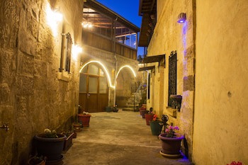 Cave Art Hotel