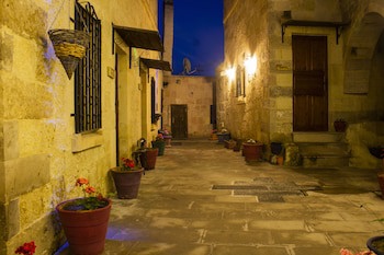 Cave Art Hotel