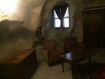 Cave Art Hotel