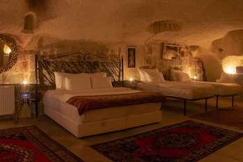 Cave Art Hotel
