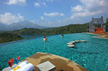Arayal Resorts: A Unit Of Sharoy Resort, Wayanad