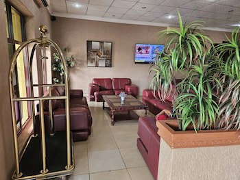 Bridgeview Hotel & Conference Centre