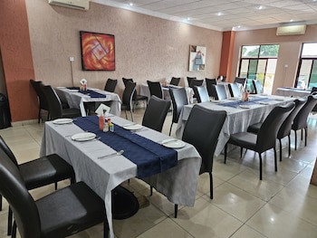 Bridgeview Hotel & Conference Centre