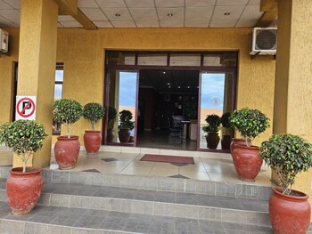 Bridgeview Hotel & Conference Centre