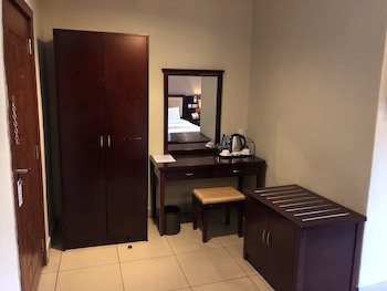Bridgeview Hotel & Conference Centre