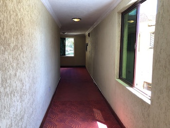 Bridgeview Hotel & Conference Centre