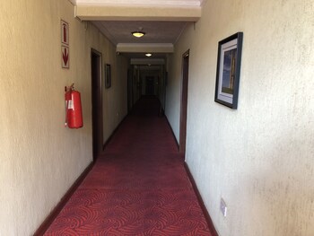 Bridgeview Hotel & Conference Centre