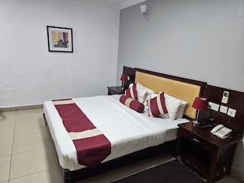 Bridgeview Hotel & Conference Centre