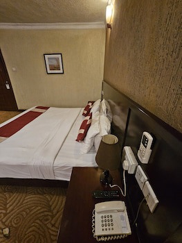 Bridgeview Hotel & Conference Centre