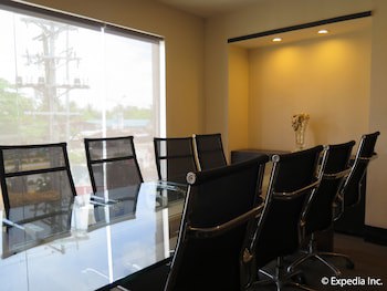 Big 8 Corporate Hotel