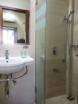 Elphinstone Hotel