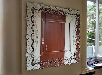 Elphinstone Hotel
