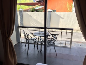 Alia Residence