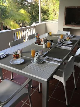 South Villa Guesthouse & Garden