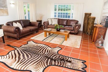 South Villa Guesthouse & Garden