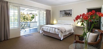 South Villa Guesthouse & Garden