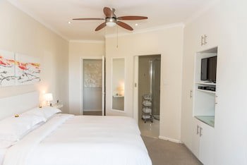 South Villa Guesthouse & Garden