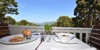 South Villa Guesthouse & Garden