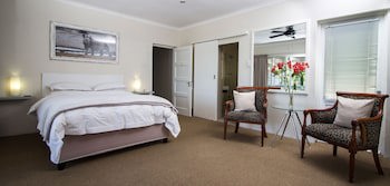 South Villa Guesthouse & Garden