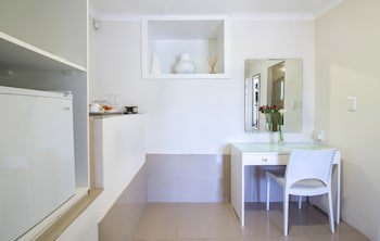South Villa Guesthouse & Garden